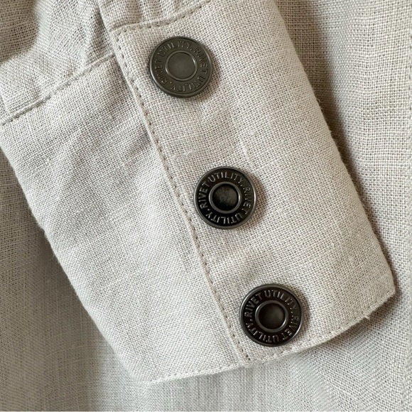 Rivet Utility Linen Romper/Oatmeal Line Beige/long sleeve/ Pocket Front - Picture 13 of 14